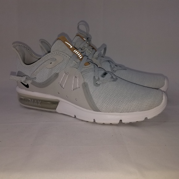 Nike Air Max Sequent 3 Platinum Women’s 7.5, 8.5 NWT Nike Air Max Sequent 3 Platinum Women’s 7.5, 8.5 NWT